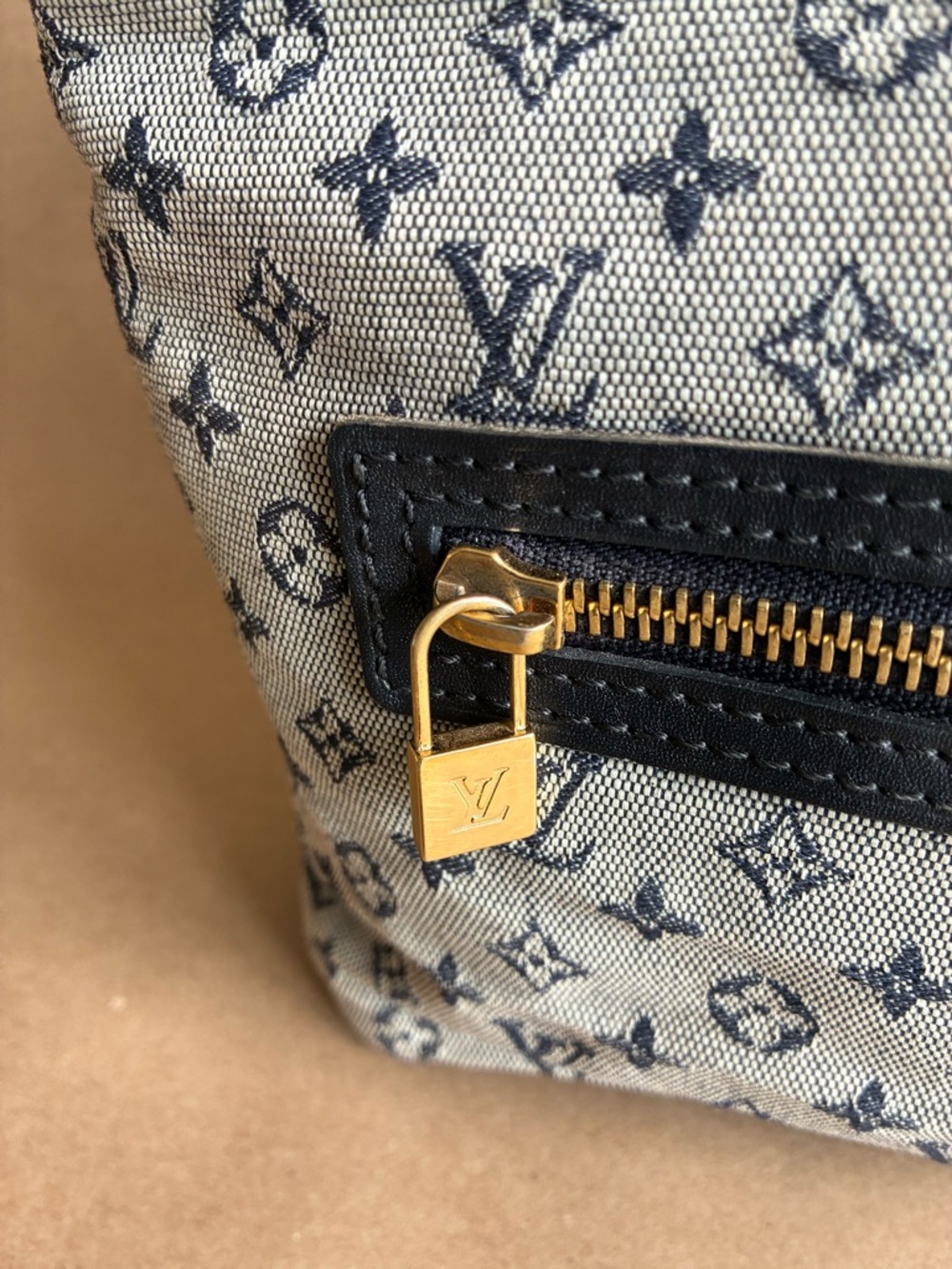 Louis Vuitton Blue Monogram Lin Lucille PM Bag - Picture 5 of 15